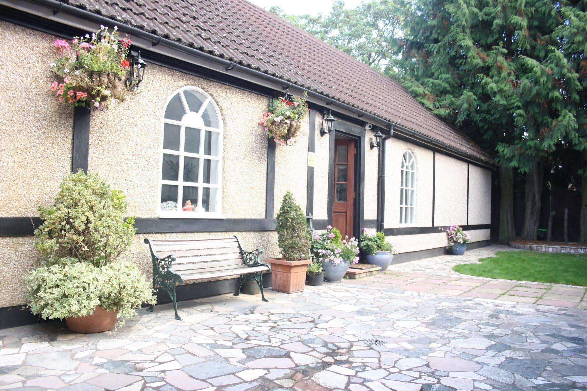 Kings Paget Hotel West Drayton  Экстерьер фото