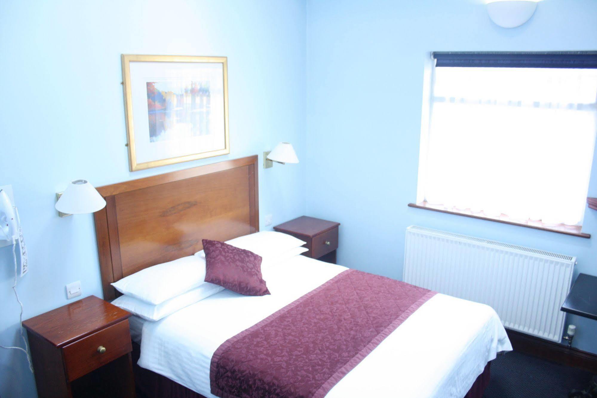 Kings Paget Hotel West Drayton  Экстерьер фото