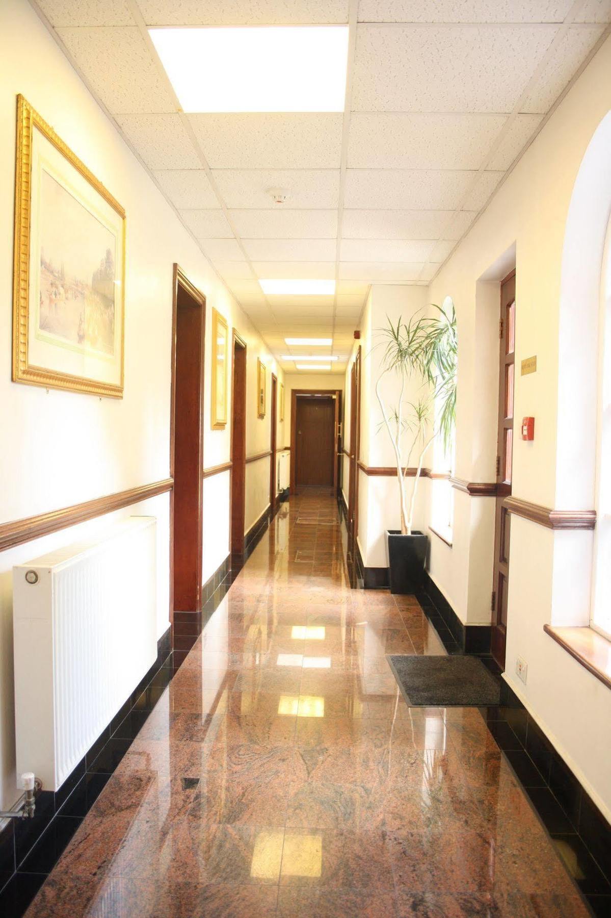 Kings Paget Hotel West Drayton  Экстерьер фото